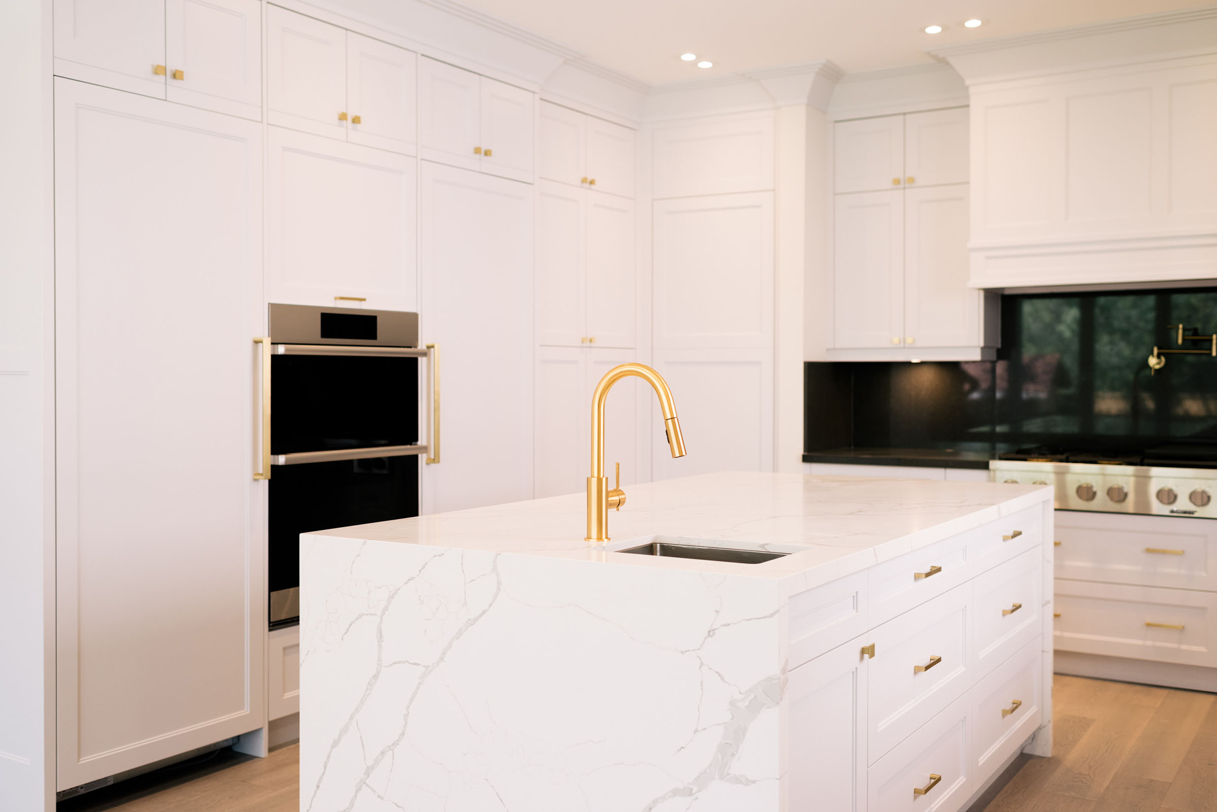 Luxury Custom Kitchen – Toronto | Qarnis Development