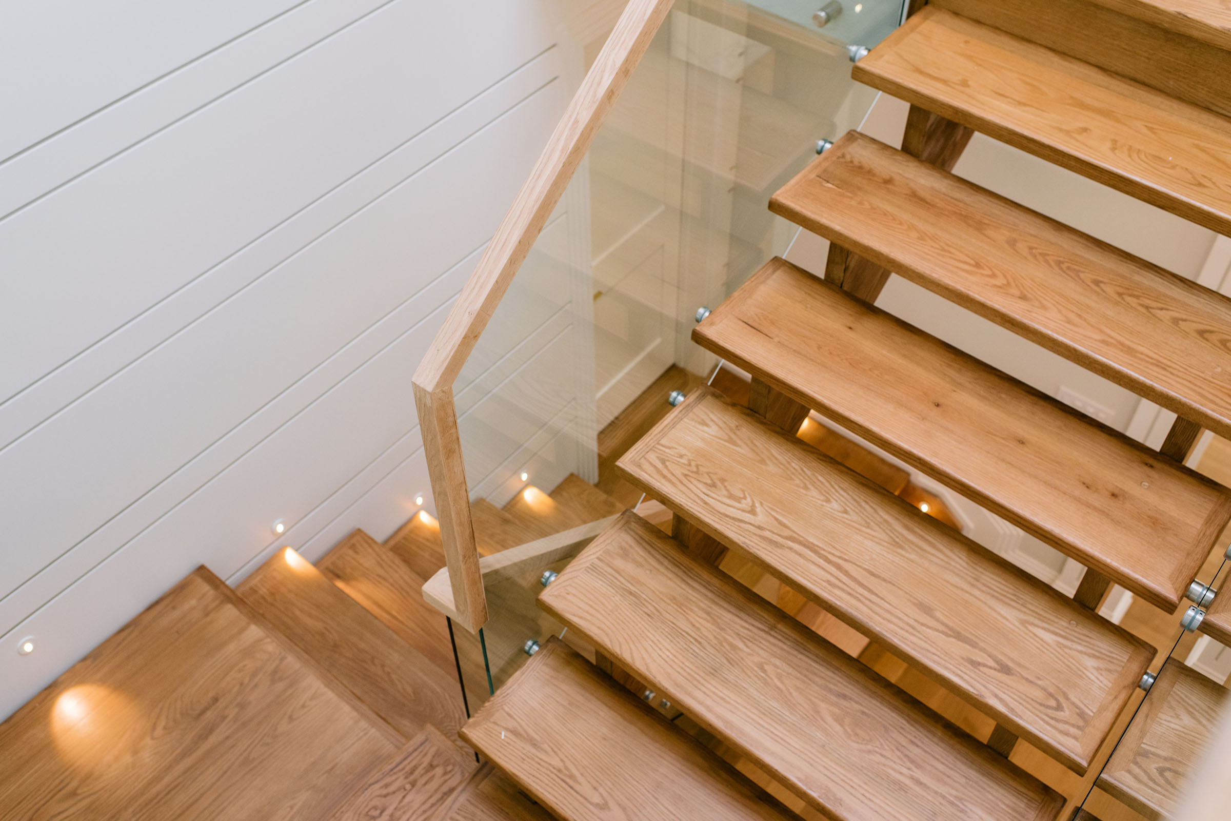 Modern Open-Riser Staircase – Toronto | Qarnis Development